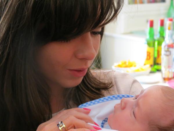HollyVColvin's tweet photo. is now actually officially godmother :) Completely in love with baby Jack http://t.co/lRDXKEO9