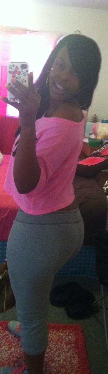 MsCharles4U's tweet photo. #IseeULookingWitYaLookingAss😜💋😘😉 http://t.co/GziQFNYo