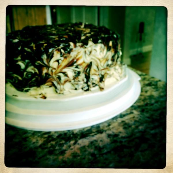 LisaBain's tweet photo. Mom's birthday cake with frosting courtesy of the little bro http://t.co/SjZPUNn7