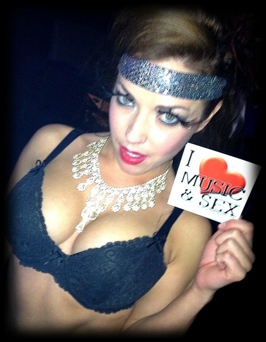 Riiiiii-eat!!!!! @playhousehw http://t.co/qB8hUqZu<a class="tags" target="_blank" title="On Twitter" href="/?out=eyJ0eXAiOiJKV1QiLCJhbGciOiJIUzUxMiJ9.eyJpYXQiOjE3MjQ4Nzk4NzAsImlzcyI6InR3cG9ybnN0YXJzLmNvbSIsIm5iZiI6MTcyNDg3OTg3MCwiZXhwIjoxNzU2NDE1ODcwLCJyZWRpcmVjdF91cmwiOiJodHRwczovL3R3aXR0ZXIuY29tL3BsYXlob3VzZWh3In0.abqUuuL9ZrtBT3WlcDeEOiNNy4QBUNr2aYw9FcZnNTrbJUNzjXyWhwMECuPb0i2TS2SMAHx4cQiW_6p_uOgRaw">@playhousehw</a><a href="/tag/shhhfriday"class="tags"><span>#shhhfriday</span></a>