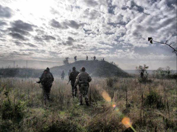 Военное утро картинки. Спецназ на природе. Спецназ в поле. Спецназ утром. Природа армия.