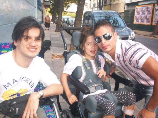 <a href="/LeandroDelpiero/">Leandro Delpiero</a> Nos ayudas con la campaña??? #elextracalificadoalbailando2012conSonrisas