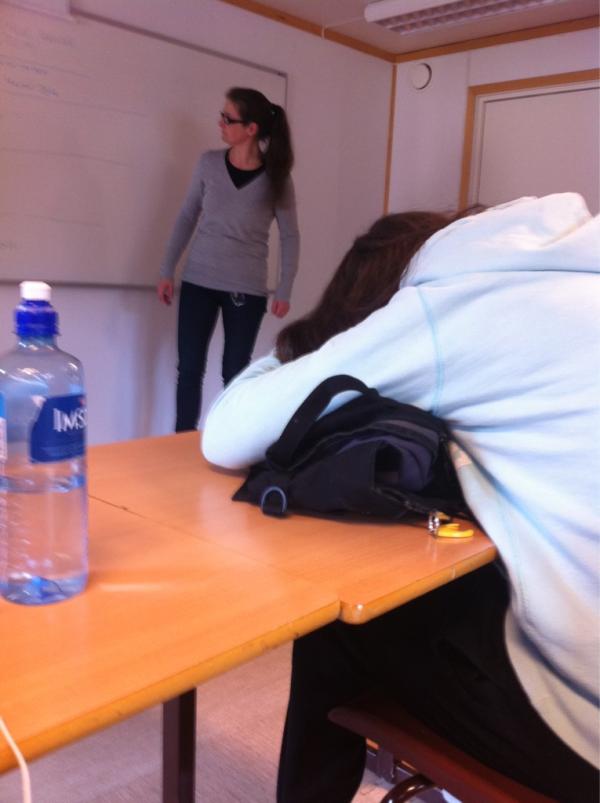 lisefis's tweet photo. Gjertrud trur hu e interresang idag #lol http://t.co/AlRtJBYo