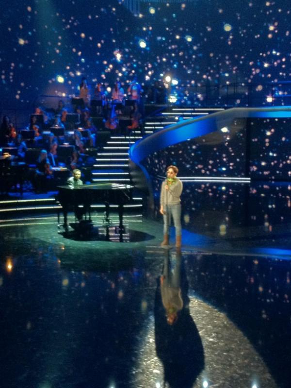 LucaBizzarri's tweet photo. Arisa è uno strumento a corda. http://t.co/Ffr3T8PJ