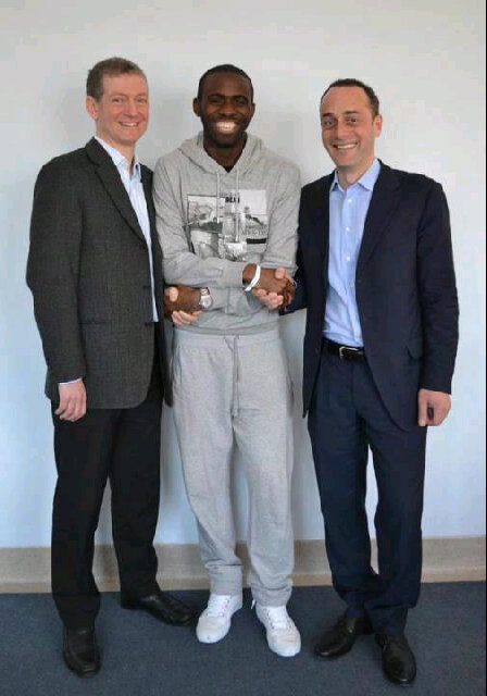 ConorOL2's tweet image. #PrayForMuamba He&apos;s out! Miracle ♥