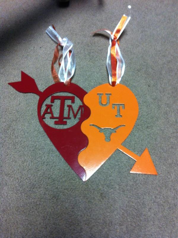 andra417's tweet image. Such a cute birthday gift for @krunkenwagon and me from @ejbachle and @bevilmeister. Love it!