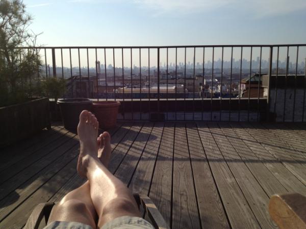 UncutNYC's tweet photo. Relaxing.. Moment w/ myself.. My Roof Deck w/ view of all of NYC.. Beautiful.. Love Life :-) http://t.co/TIYe0qzU