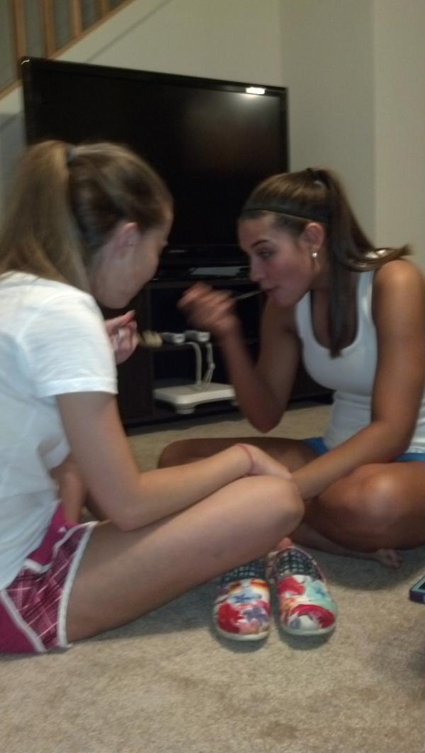 jessiieemariiee's tweet image. @KyleighBass @samanthaaaaa_17 @Smooth_JazzZz #cookiedoughproblems "don't you hate when you don't get enough chips"