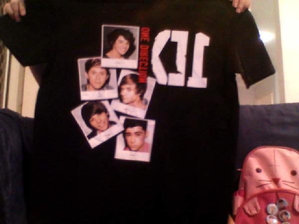 chloebartleyyo's tweet image. YAYAYA. #OneDirectionMerch