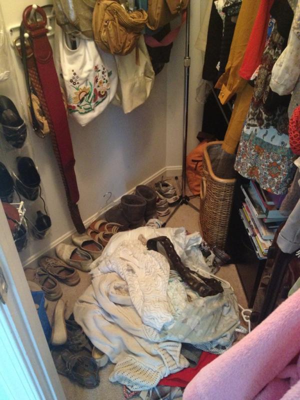 rkparkerr's tweet image. how am I supposed to find anything in this mess?! #rachelproblems
