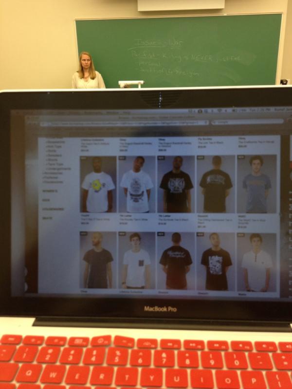 KJamnadasPhoto's tweet image. I'm back :) trynna get my twitter game back on! #shopping #duringclass