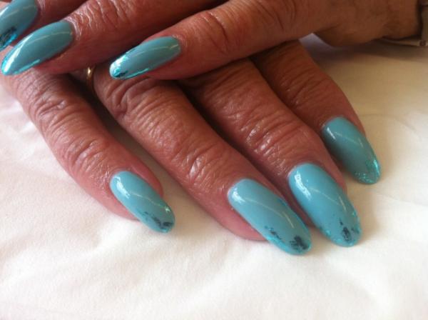 charlysNails's tweet photo. New spring colours from @YoungNailsUK with turquoise foil http://t.co/zkMI1kms