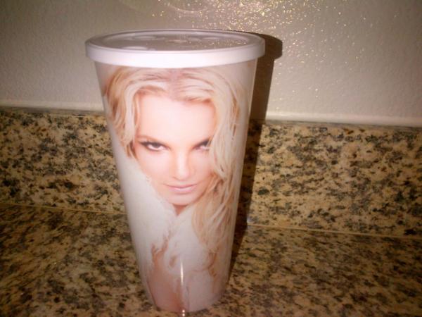 ladygaga's tweet photo. Real fans never turn their back on you #WillAlwaysLoveBritney Some stars really are as sweet as you thought they were http://t.co/myHQpVFa