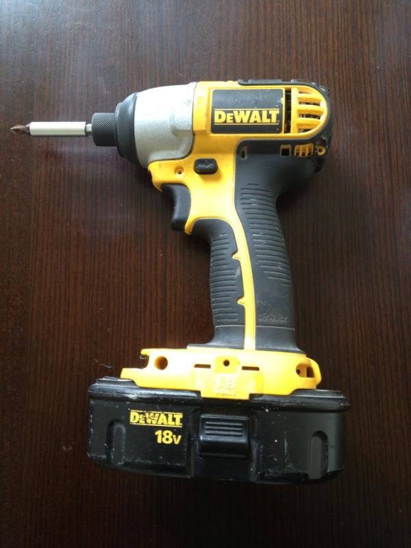 JSmoochy's tweet photo. @CLDmkt #sell #used DeWalt Power 18 Volt Power Drill #tools #07062 $65 http://t.co/XPvGkUQA