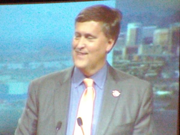 skyharborgirl's tweet photo. Brad Casper, Phoenix Suns president discusses similarities between professional sports &amp; airports. #AAAEPHX http://t.co/m3t5DZtc