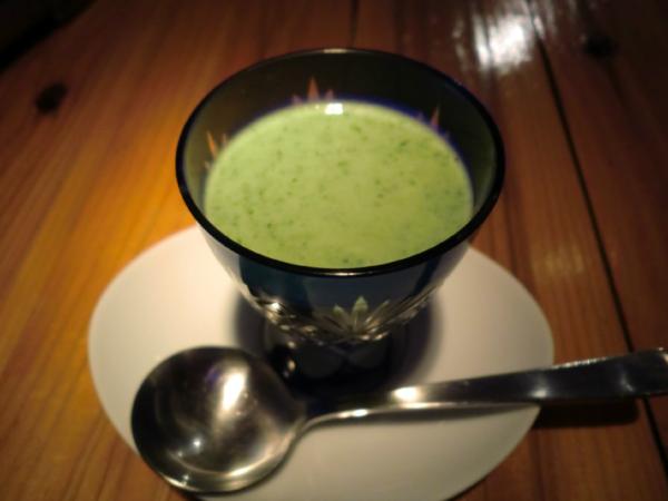 bar_secret's tweet photo. 今日のお通しはほうれん草のクリームスープです
恵比寿　バー　シークレット http://t.co/1eBb9pyb