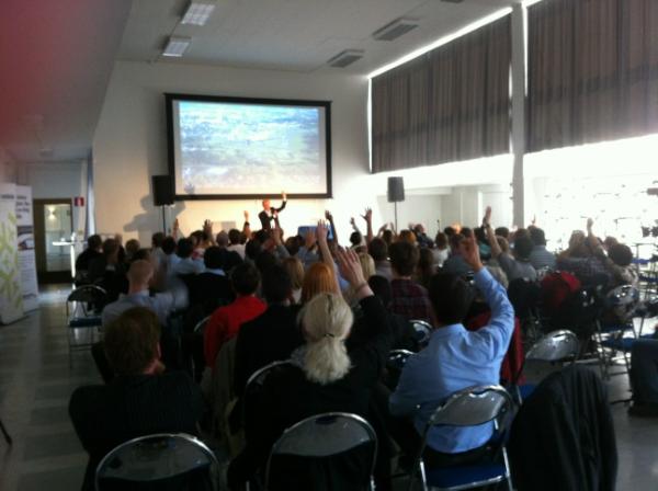 Who wants to fly a plane on their own? Hands up. #TEDxKTH