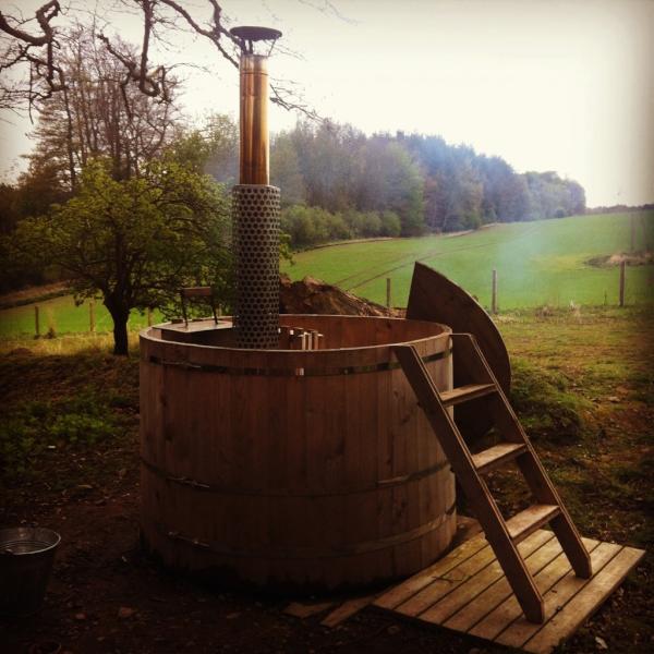 Picture would help - forgotten how to tweet - too relaxed <a href="/chestersestate/">John</a> @countryhideout
