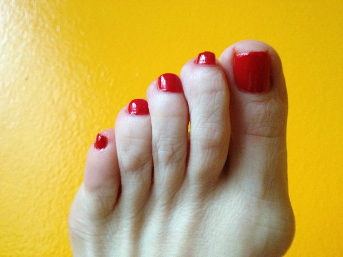 My pedicure http://t.co/Rrn7qqZI
