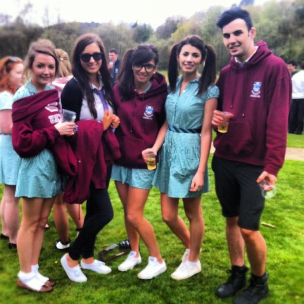 SuzyLouiseR's tweet image. Love yas #class2012  #lastday @EmilyAnnand @ramsayeachan @kateemckenzie @WalkerrNicole