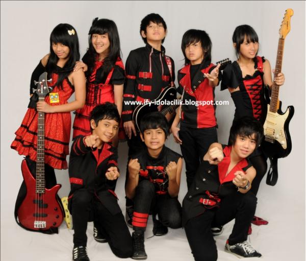 phiephole's tweet photo. flashback idola cilik #pictIC super idola band (SIB) :D ify,gabriel,alvin,cakka,debo,agni,zevanna dan ray. http://t.co/RGVHMChb