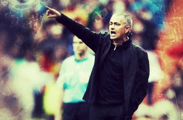 realmadrid's tweet photo. "Lo bonito no es entrenar al Real Madrid, es ganar con el Real Madrid". José Mourinho (31/05/2010). #32Ligas http://t.co/IeXziWE0