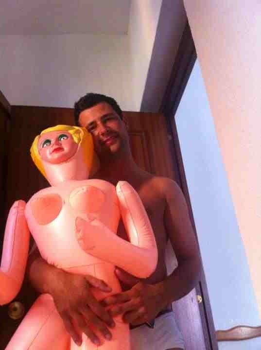 dinky1984's tweet photo. @dalesway_1989 @moggi1984 @flanbo @olidyer25 as if Flanny took it home after Moggy's holiday romance with it http://t.co/n4m7UY6t