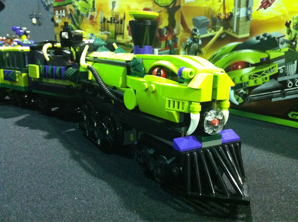 Lego ninjago hotsell snake train