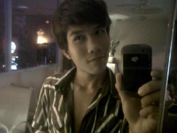 yozaa1993's tweet photo. อิอิ http://t.co/x1DYF0Y8