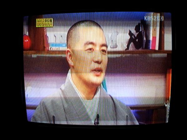 스님 방송사진이예요 친필싸인 꼭 받고파요^^