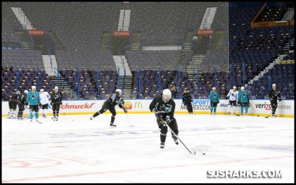 SanJoseSharks's tweet photo. #SJSharks out on the ice prepping for game five tonight. #STLSJS http://t.co/eBk7yhen