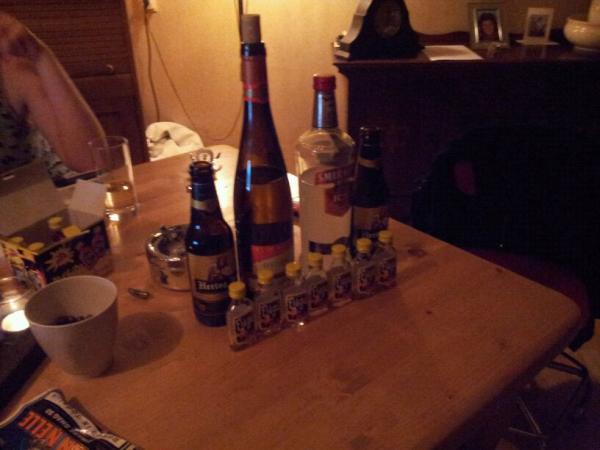 Jan_DBT's tweet photo. Wij feesje http://t.co/J2tqHUTs
