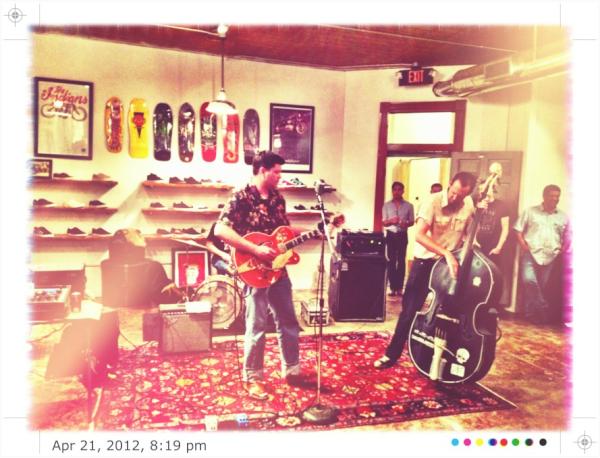Guswrites's tweet image. HEAR THEM ROAR: #luxurious panthers rocking @ReserveSupplyCo on Washington Ave.
