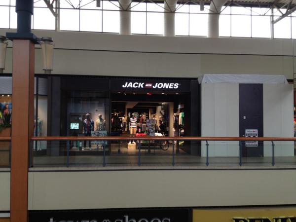 jonathanstypa's tweet photo. @LucHumberstone favorite store? http://t.co/8IaKQo13