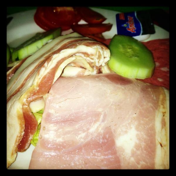 mikojappyeyes's tweet image. 2am homemade panini #panini #goodstuff #badstuff #food #nomnom #eat #lami