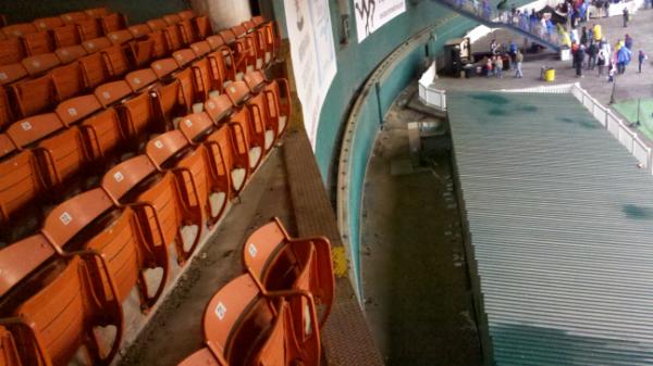 REDBULLARMY102's tweet photo. RFK luxury suites... #dcscum http://t.co/issANfg0