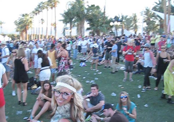 JayHamilton1's tweet photo. @sarah_j_whaley Hahaha. You wound up in my Coachella pics! http://t.co/MraNKkfv