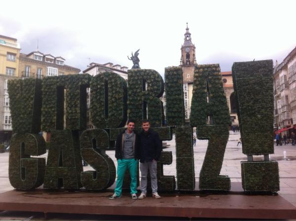 adalgonzlui's tweet photo. Después de  3 o 4 años nos volvimos a juntar @Carlos_molina83 y @Saruxpi. Os quiero! http://t.co/Jtw581qf