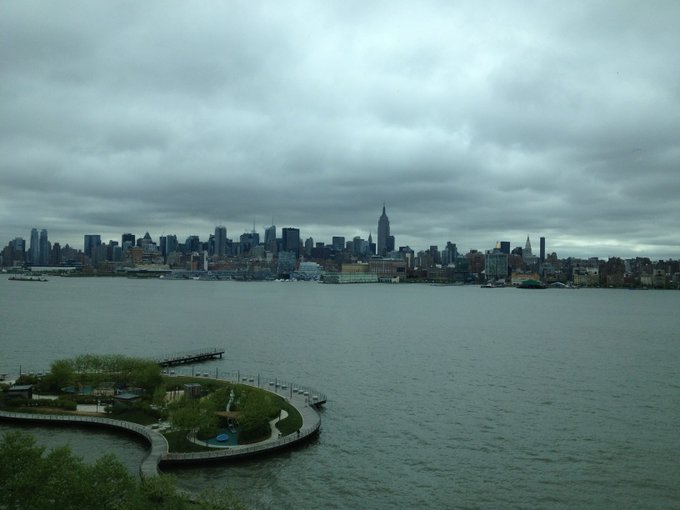 Hello rainy NYC ❤ http://t.co/x7LBWATl<a href="/tag/pod"class="tags"><span>#pod</span></a>