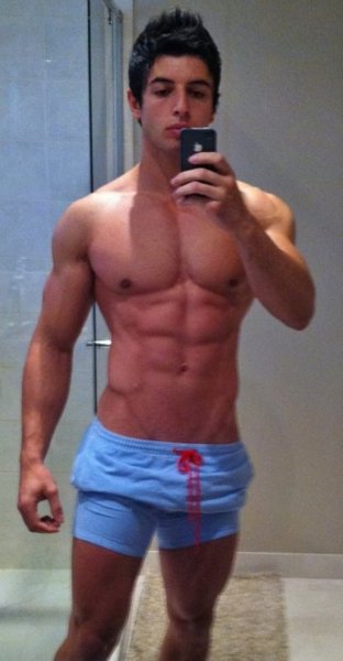 DutchSixpackBoy's tweet photo. Hottie ;) #dsb http://t.co/3UgD2zbm