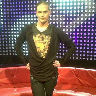 Ntombi_Makhoba's tweet photo. Vote my frnd Wade: 39060 #Livetop4# http://t.co/6pu4E54t