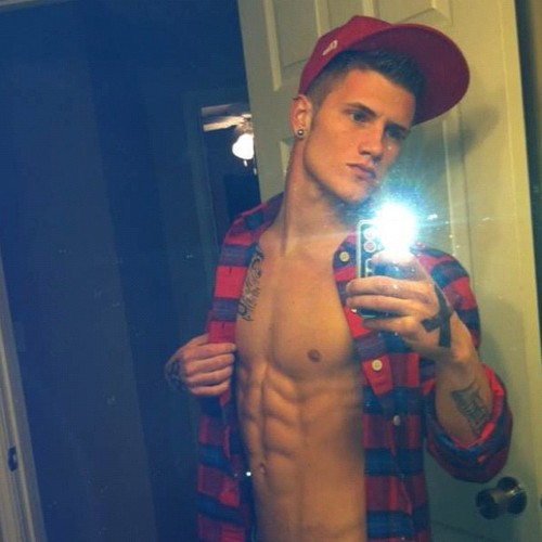 DutchSixpackBoy's tweet photo. Swaggerboy #dsb http://t.co/88TLeVxS