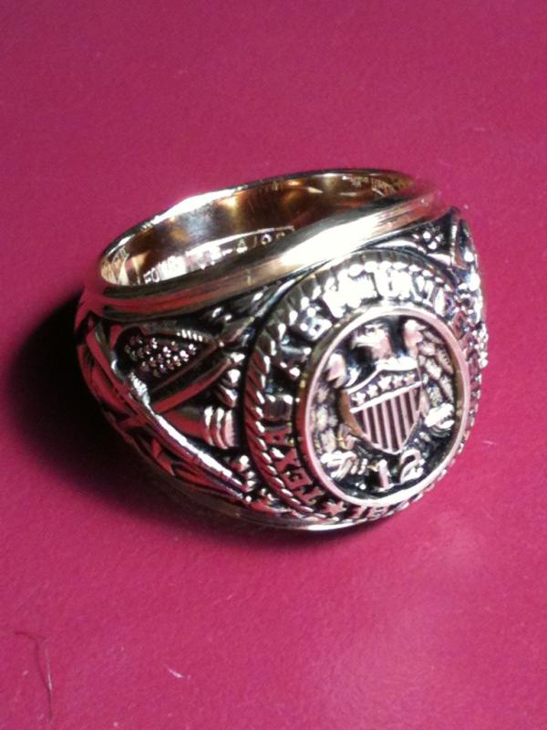 mjarratt's tweet image. Aggie ring! Oh how I've missed you. #correctsize #pianohands