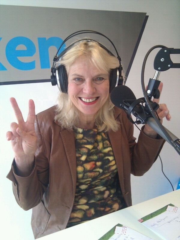 marthajong's tweet photo. Ik ben nu gastdj bij @werkenfm luister nu naar http://t.co/j3T4xAqJ http://t.co/nUiCs5IX