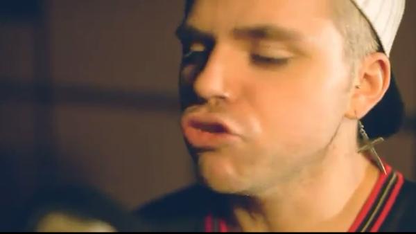Glampire_Games's tweet image. Wonder who @kiddulthood   is #puckering up for here #kidds ? LOL 💋