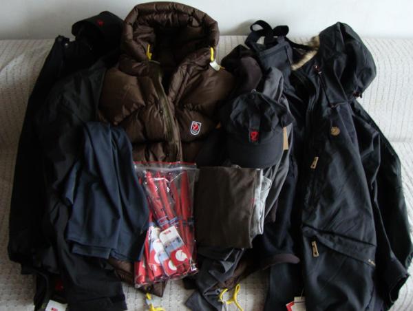 bijgaand ook een fotootje van de Fjällräven outfit, waaronder een giga dikke donsjas