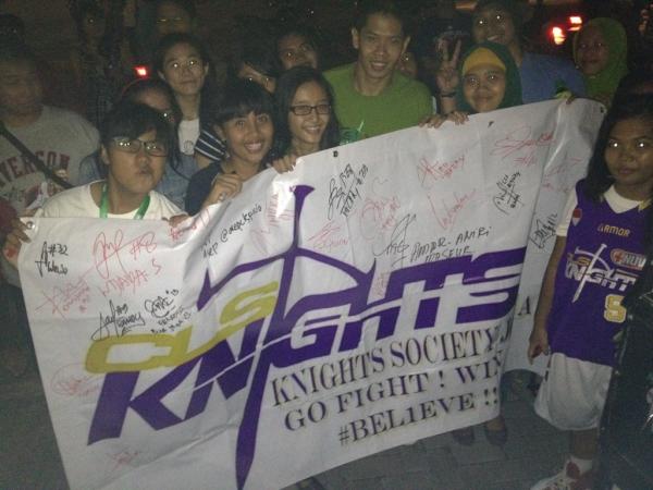 Yayan_FC's tweet photo. PROUD!!! RT @clsknights Terima kasih Jogjakarta. The fans & this city is amazing! Thanks for the LOVE!!! http://t.co/fNePbHLX