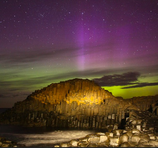 This is not photo shopped! A picture taken last night of the aurora at ‘The Giants Causeway’. Stunning.