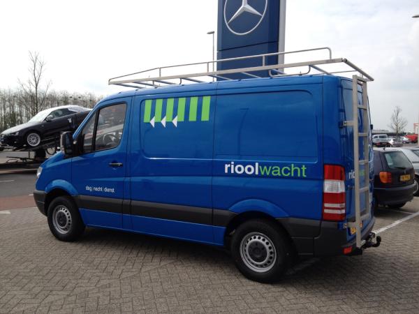rioolwacht's tweet photo. Nieuwe bus Rioolwacht afgeleverd http://t.co/Cz2LPkFG