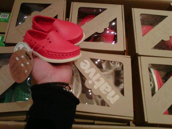 shopstilllife's tweet image. Oooh nooooo. #CuteOverload @NativeShoes #Spring12 Howard #BoatShoes for the wee ones! Here come teeny tiny happy feet!